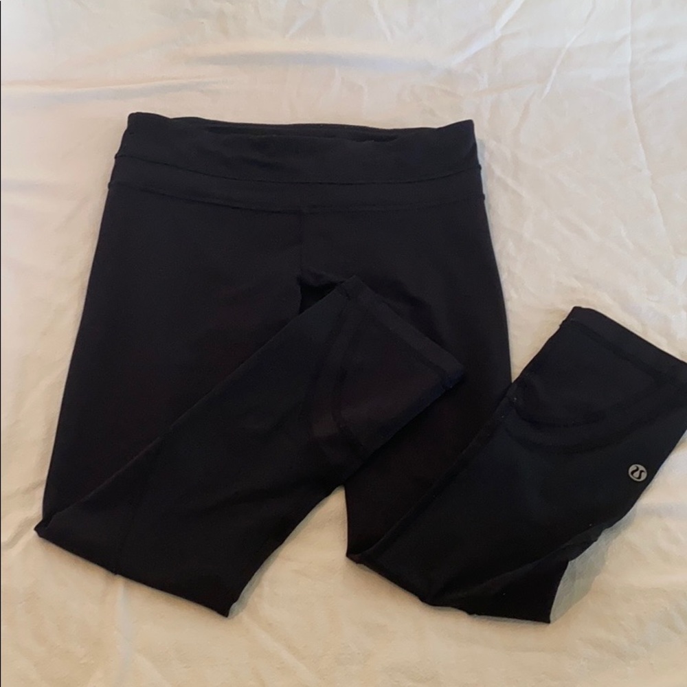 Black lululemon cropped leggings